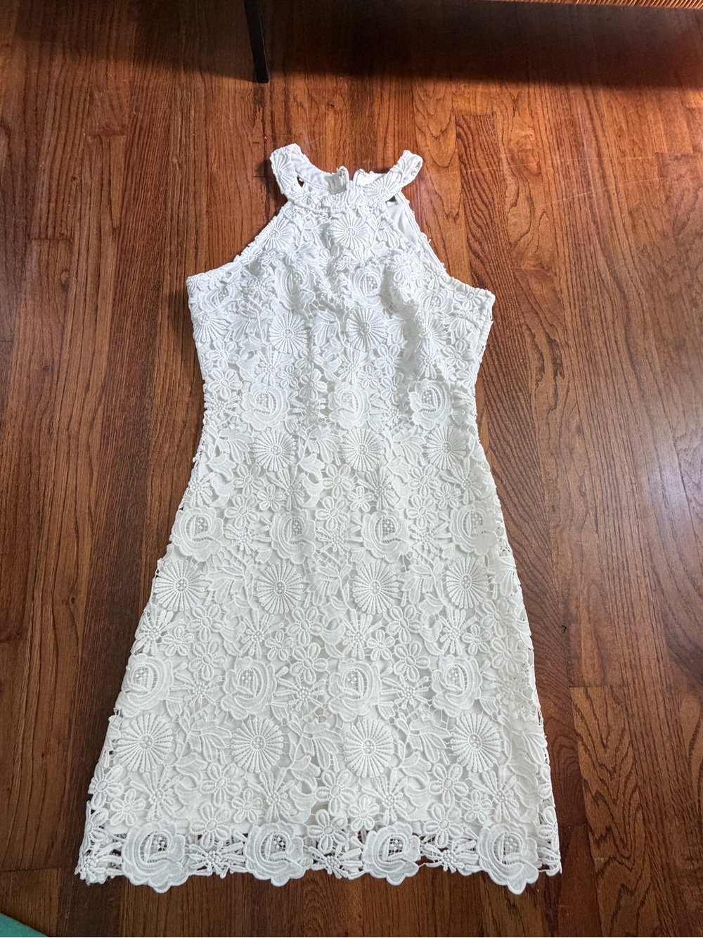 *Lulu's White Floral Lace Halter Dress Women’s Size Medium NWT